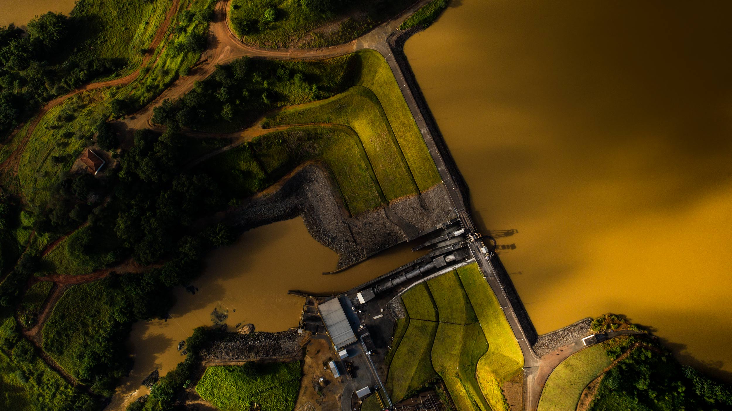 Aerial view of a hydroelectric dam | Scott Gable industrial photographer