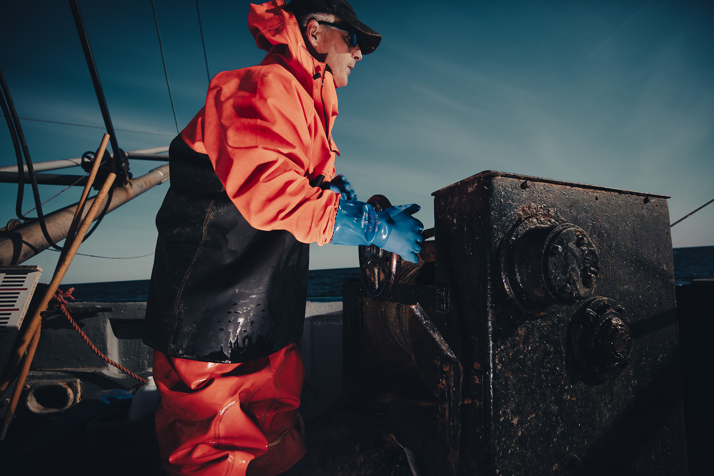 TRAWLING FISHERMEN MAINE SCOTT GABLE COMMERCIAL SCI TECH INDUSTRIAL PHOTOGRAPHER