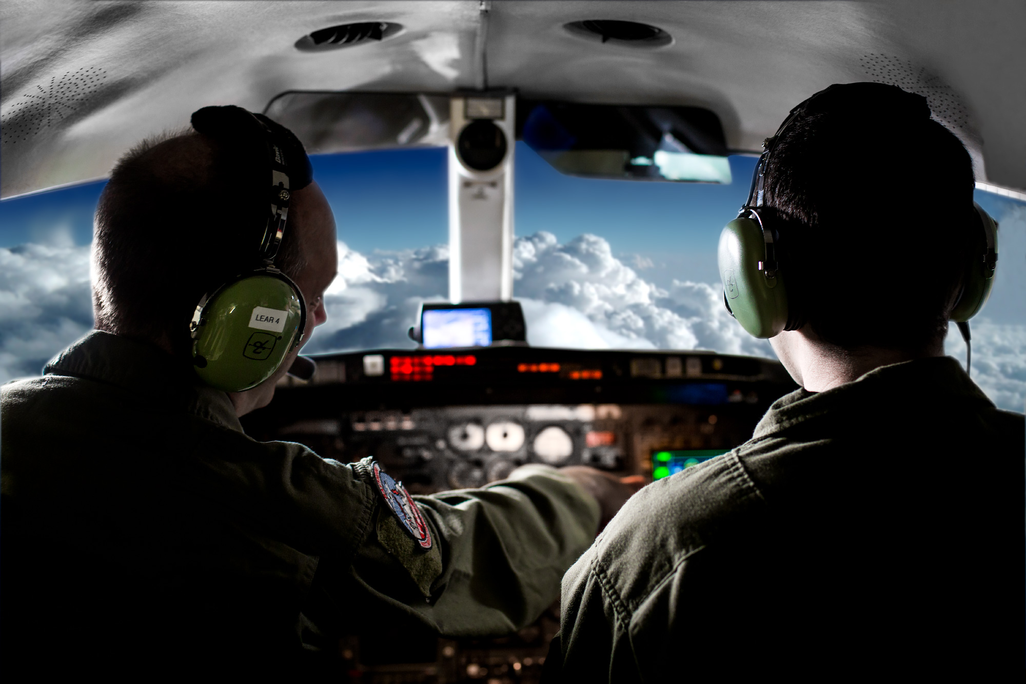 pilotsflynavigatelearjet